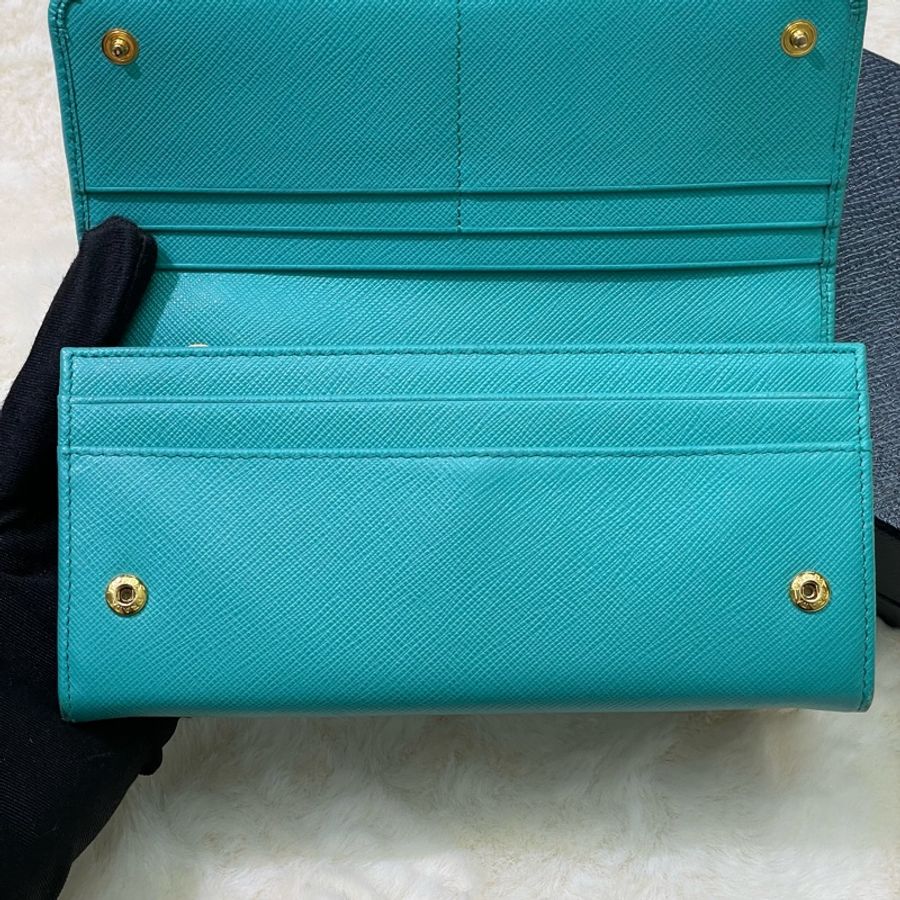 PRADA 湖水綠長夾 XB674-14