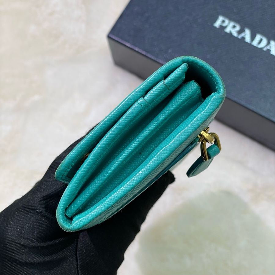 PRADA 湖水綠長夾 XB674-48