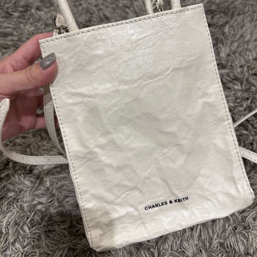 CHARLES & KEITH 紙袋包-9