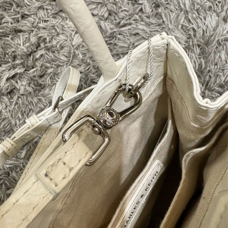 CHARLES & KEITH 紙袋包-14