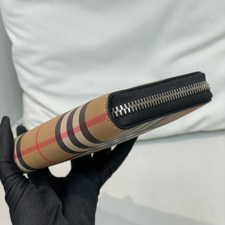 BURBERRY 啡色格子拉鍊長夾 O691-10