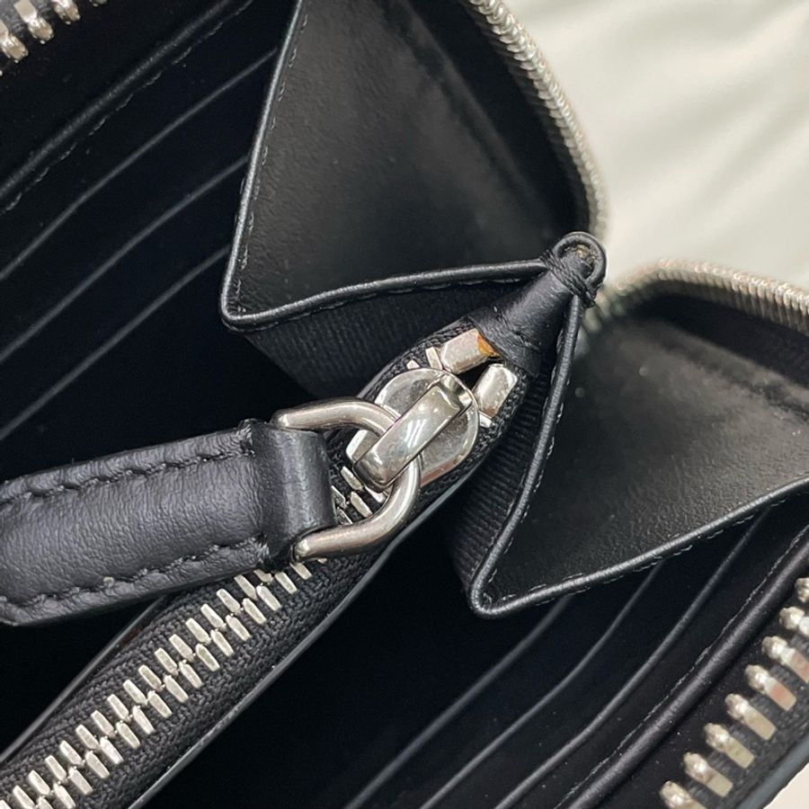 BURBERRY 啡色格子拉鍊長夾 O691-19