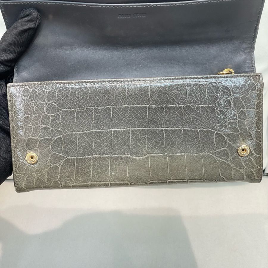 MIU MIU 灰綠色鱷魚紋長夾 XA422-16