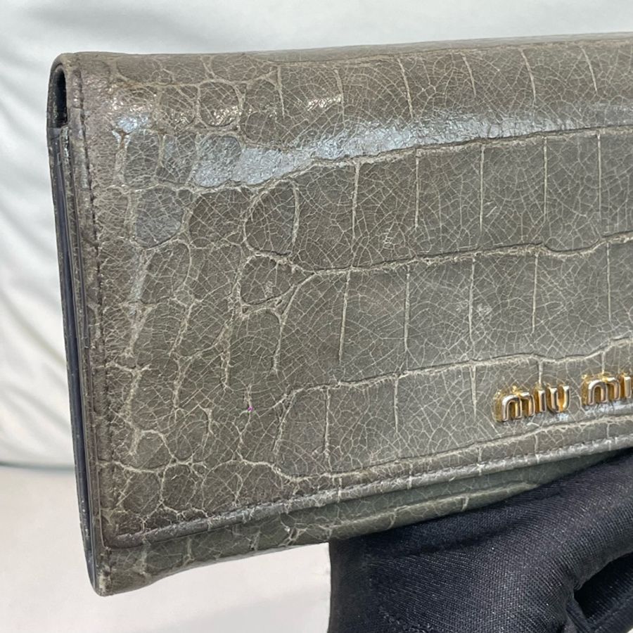 MIU MIU 灰綠色鱷魚紋長夾 XA422-27