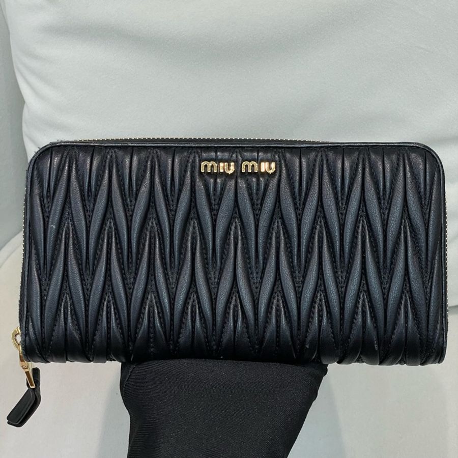 MIU MIU 黑色編織紋長夾 X209-1