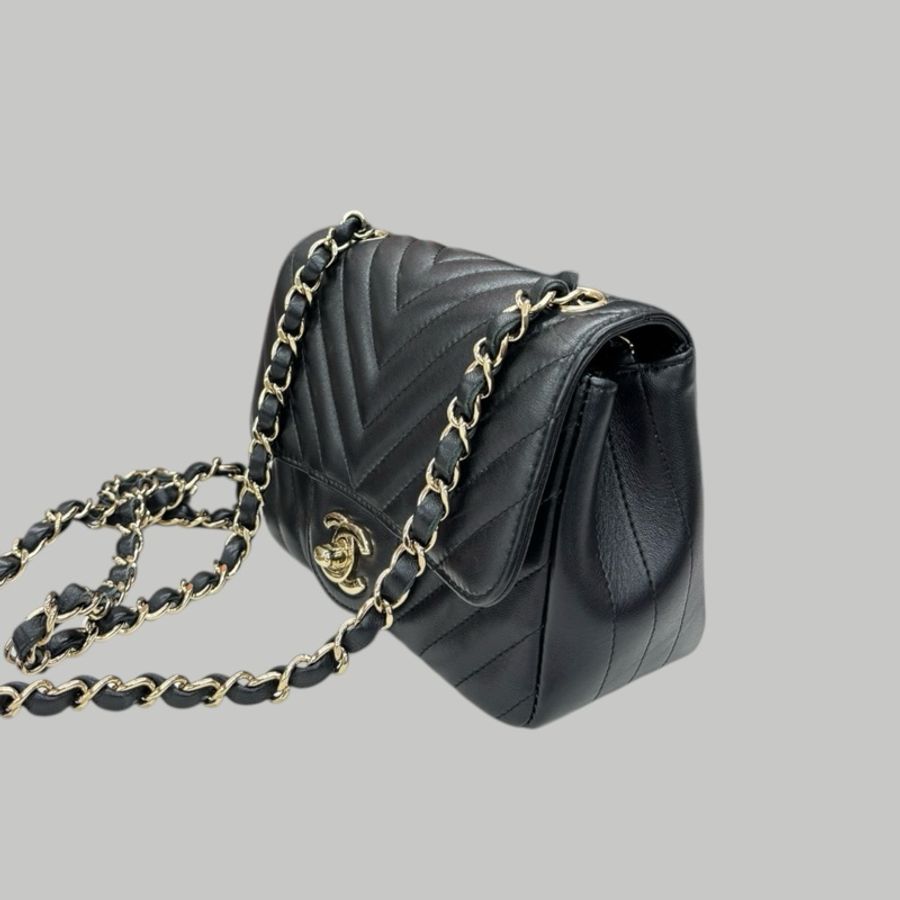 Chanel Lambskin Square 羊皮方胖金扣-1