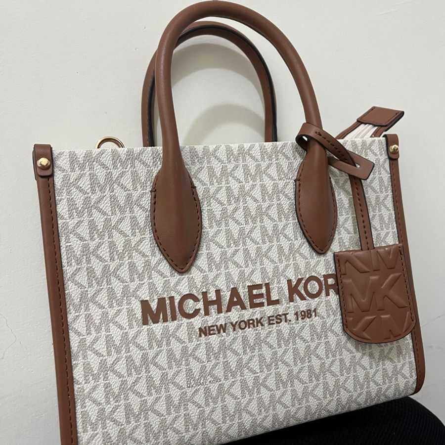 【Michael kors】MIRELLA滿版塗層拼接手提斜背托特包(香草白)-5