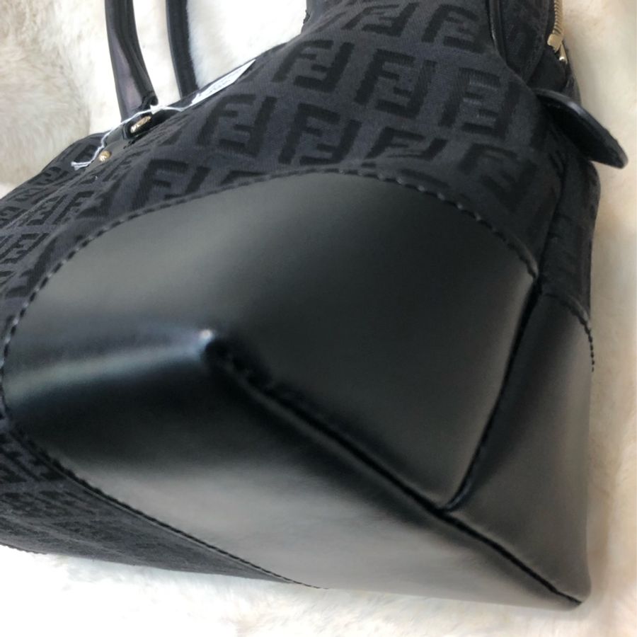 FENDI 黑色手挽袋 I597EE-7