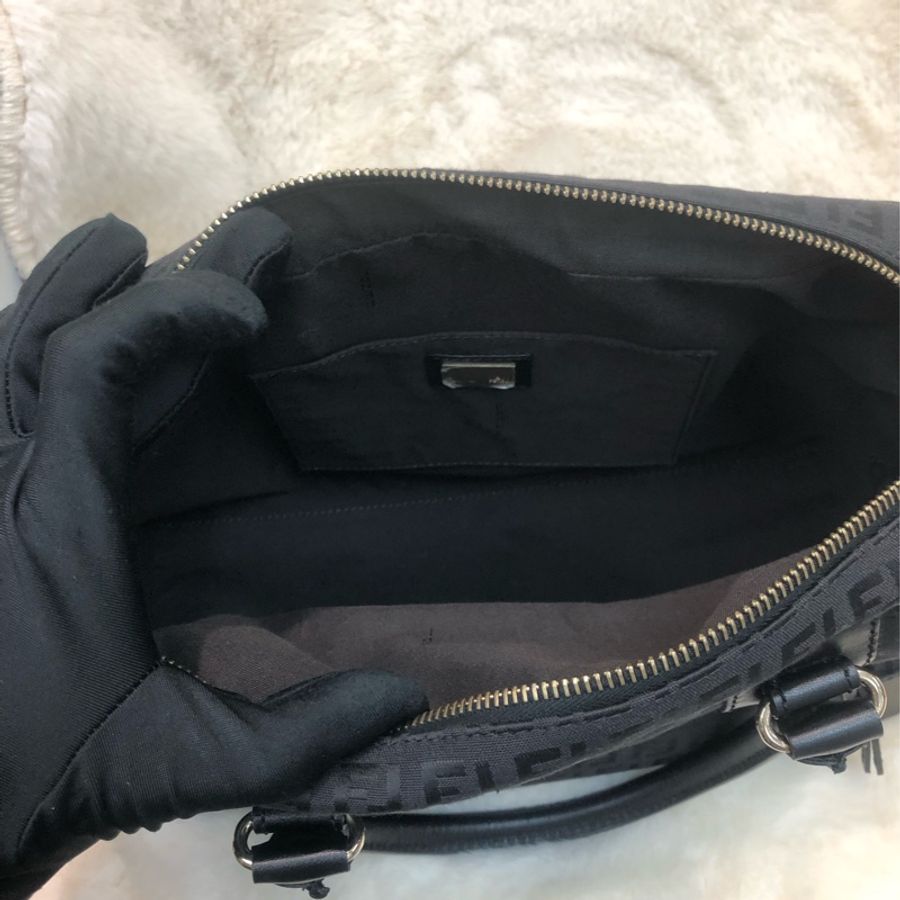 FENDI 黑色手挽袋 I597EE-10