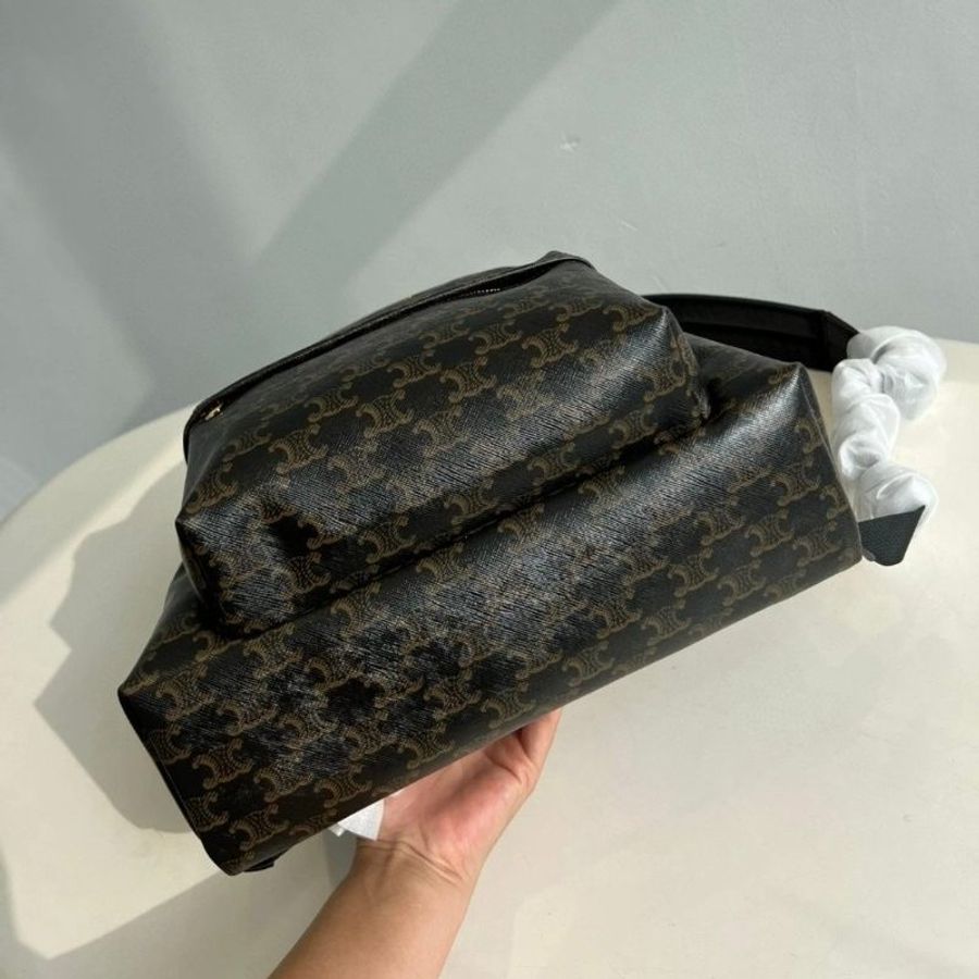 🎉新品好折扣✨Celine 188382 標誌印花牛皮革中號背包 棕黑色-6