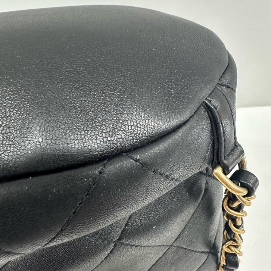 chanel as1362 黑皮金釦手提後背包-19