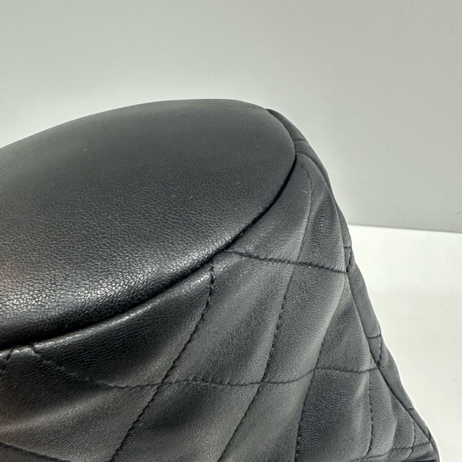 chanel as1362 黑皮金釦手提後背包-21