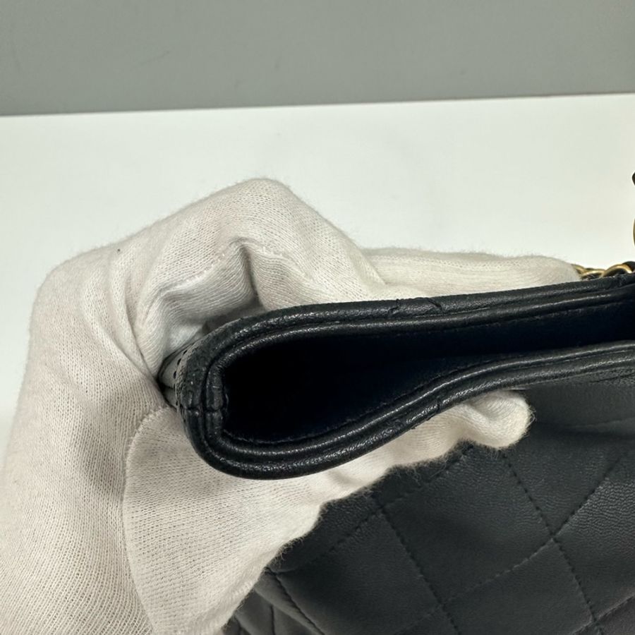 chanel as1362 黑皮金釦手提後背包-25