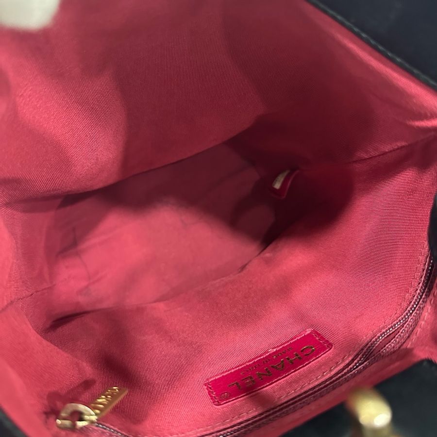 chanel as1362 黑皮金釦手提後背包-37