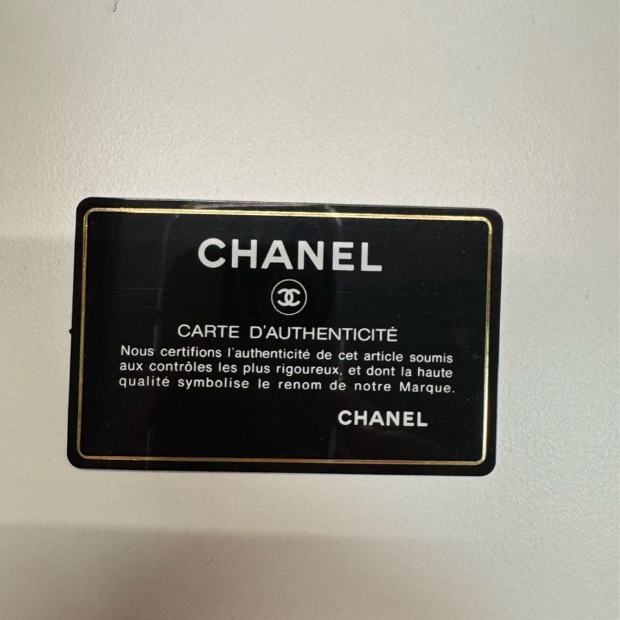 Chanel 經典款荔枝牛皮菱格紋金扣短夾-13
