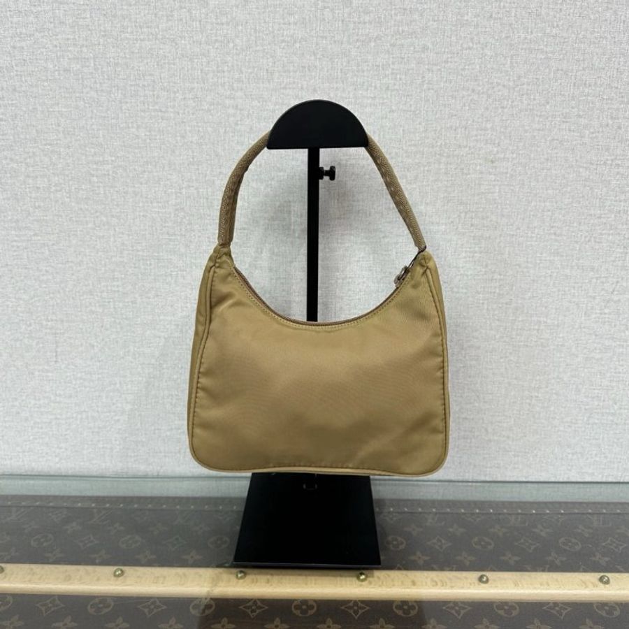 PRADA 銀扣尼龍三角標手提腋下hobo包 22*16*6 98新配件塵袋-5