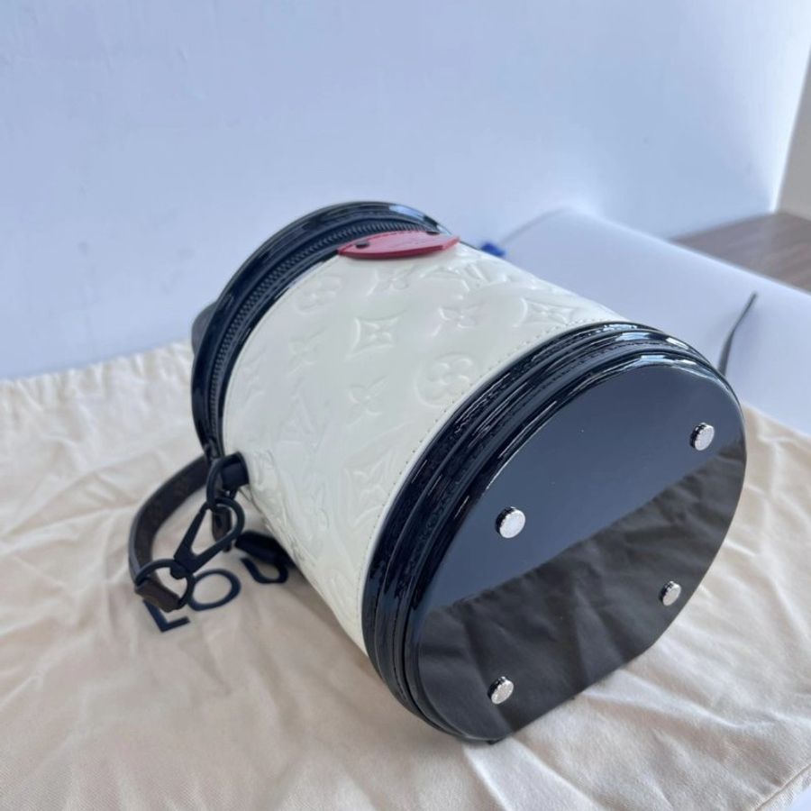 LV 漆皮發財桶手提斜背包 芯片款 15*17*14 99新配件塵袋-4