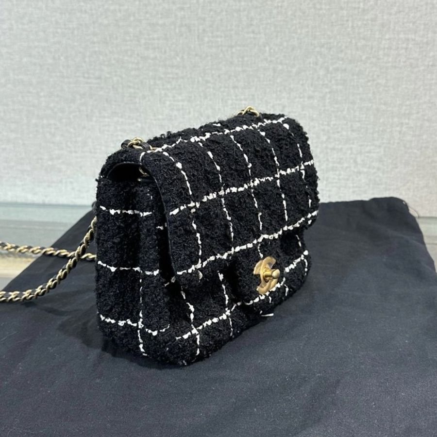 CHANEL 黑白毛呢金球方胖子肩背斜背包 17*13*7 98新配件塵袋-1