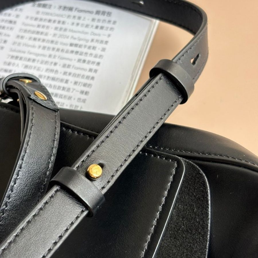 ::Chloe:: CHLOÉ C BAG 金屬C釦 黑色華面牛皮手提斜背包 側背包-43
