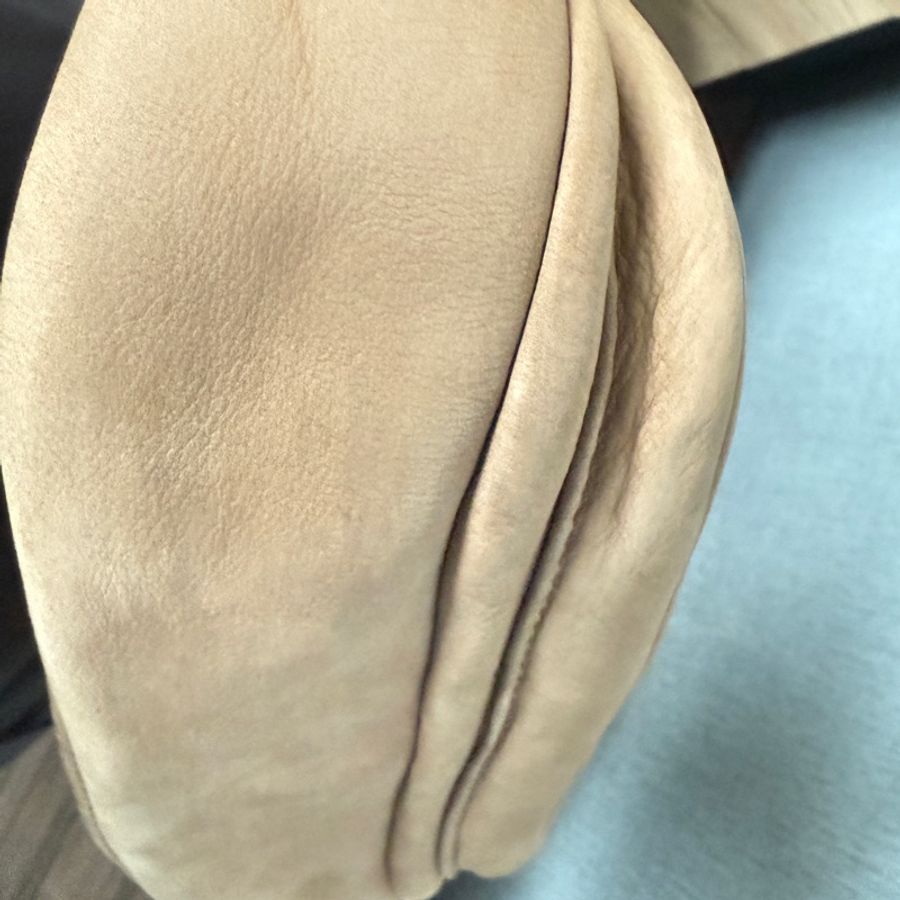 chanel vintage 麂皮硬幣銀扣馬鞍郵差包/達拉斯徽章/熔岩鏈/卡其色/美拉德/灰棕色-8