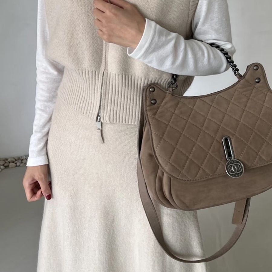 chanel vintage 麂皮硬幣銀扣馬鞍郵差包/達拉斯徽章/熔岩鏈/卡其色/美拉德/灰棕色-13