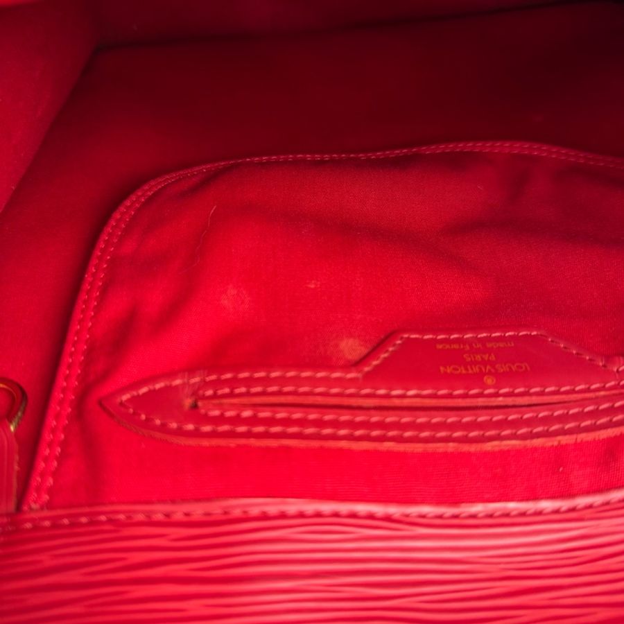 Louis Vuitton 紅色 EPI水波紋琴譜包-30