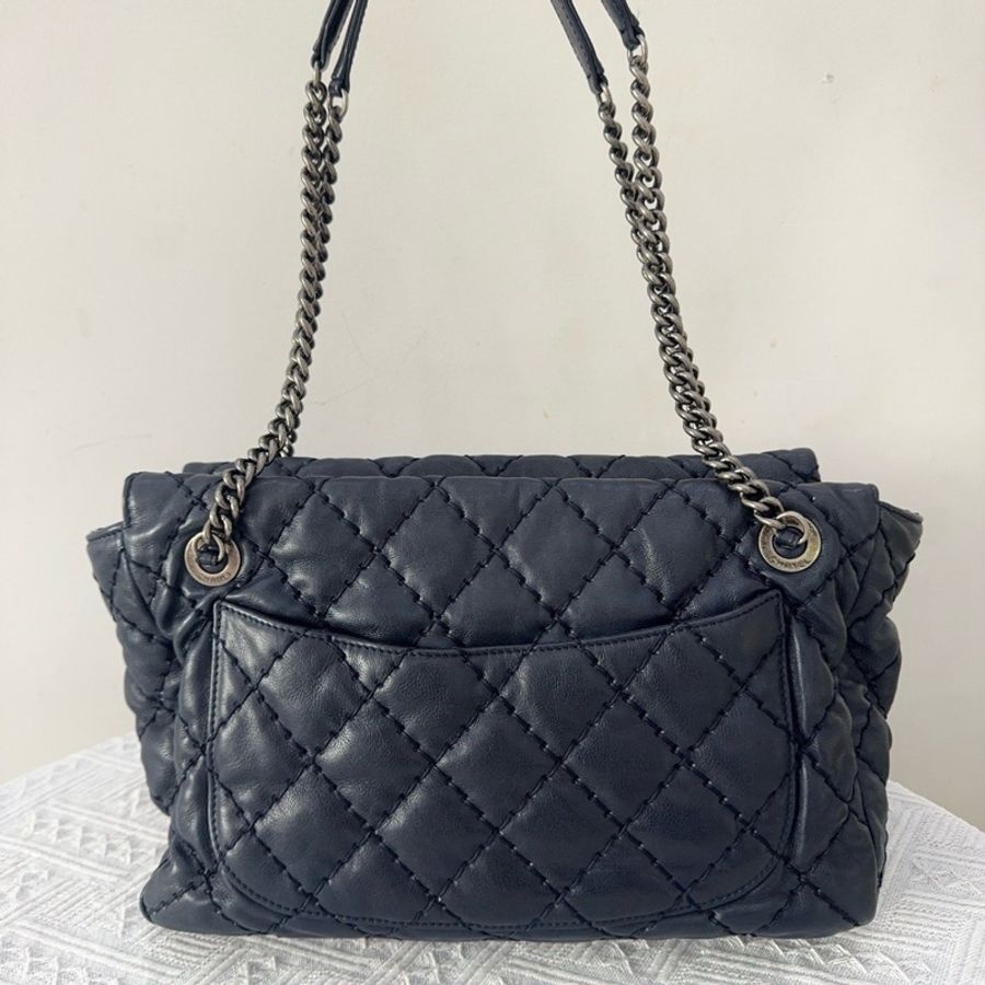 CHANEL 香奈兒 海軍藍 外縫菱格紋機場包 尺寸約35x23 年份17開編碼~-1