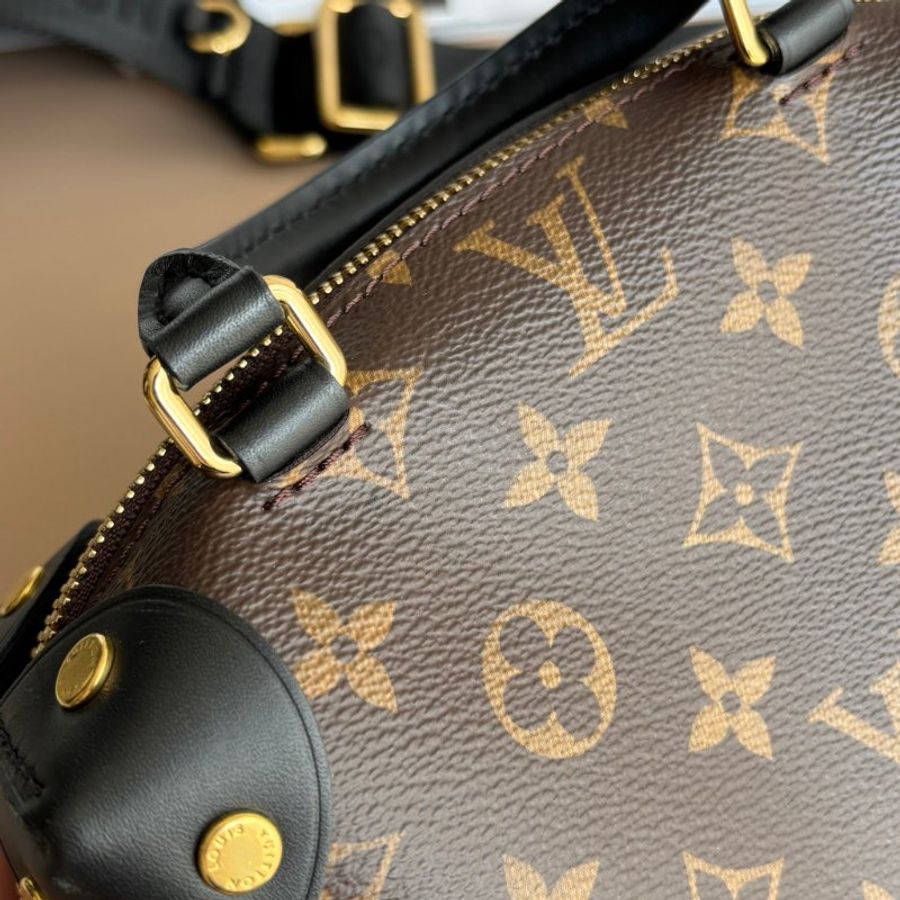 ::LOUIS VUITTON:: LV M45571 Petite Malle Souple咖啡色經典花紋拼接黑色皮革手提兩用包 斜背包-13