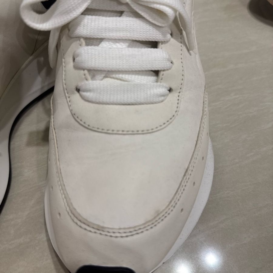 McQUEEN 羊皮小白鞋-11