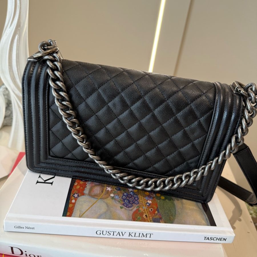 CHANEL BOY 25 黑銀鏈條包 26開 狀況很好-1