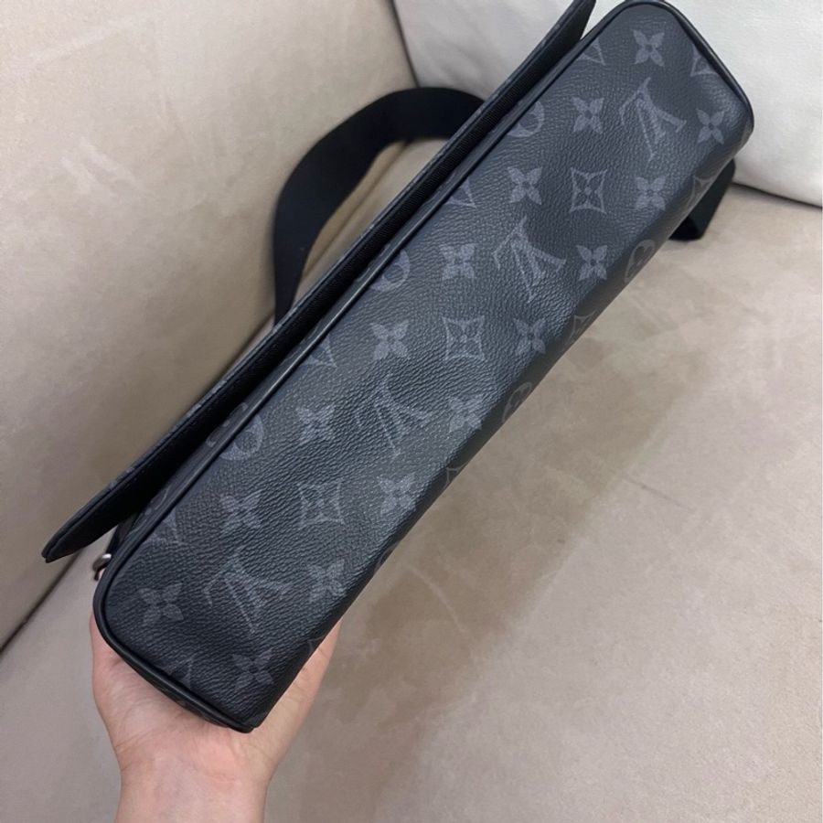 LV 路易威登 黑花郵差單肩 斜挎包 尺寸約32*28-4