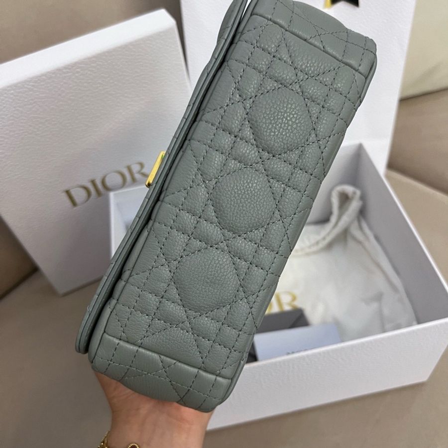 Dior Caro系列 岩石灰 牛皮 藤格紋鏈條斜挎單肩包 小號 尺寸約20*12*7cm-5