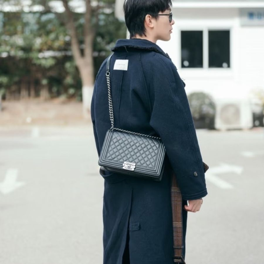 Chanel leboy28黑銀全牛皮鏈條斜挎包 #99新閒置 #櫃上在售25萬-12