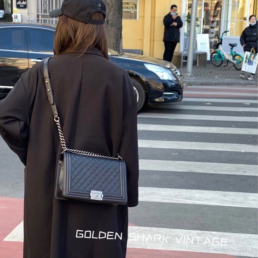 Chanel leboy28黑銀全牛皮鏈條斜挎包 #99新閒置 #櫃上在售25萬-13