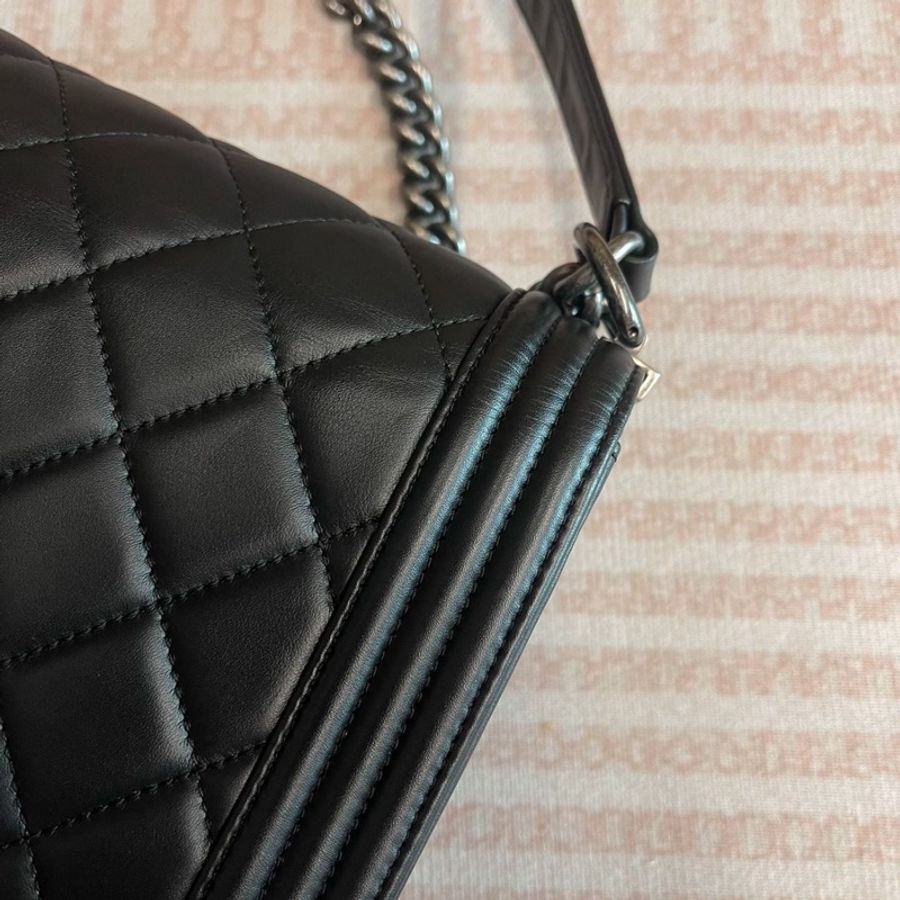 Chanel leboy28黑銀全牛皮鏈條斜挎包 #99新閒置 #櫃上在售25萬-26