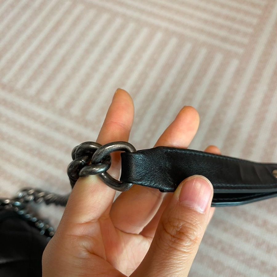 Chanel leboy28黑銀全牛皮鏈條斜挎包 #99新閒置 #櫃上在售25萬-29
