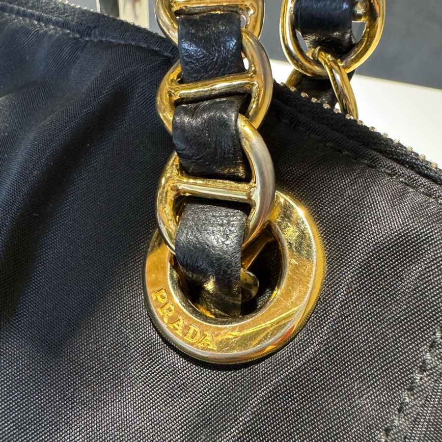 Prada鏈條降落傘布面肩背包(附保卡、防塵袋)-10