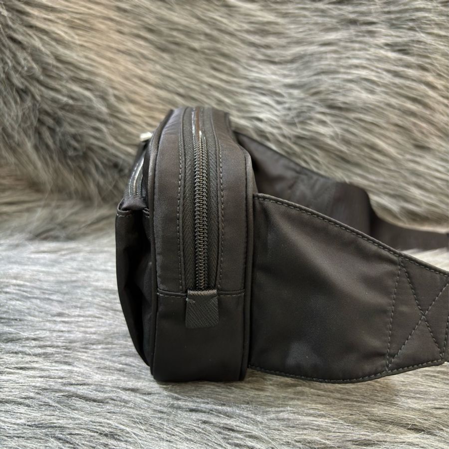 PRADA AVL977 黑色 帆布 前口袋 拉鍊 肩背包 胸口包 後背包 麻將包-6