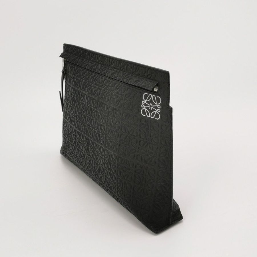Loewe T Pouch 牛皮 Logo 壓花 手拿包-1