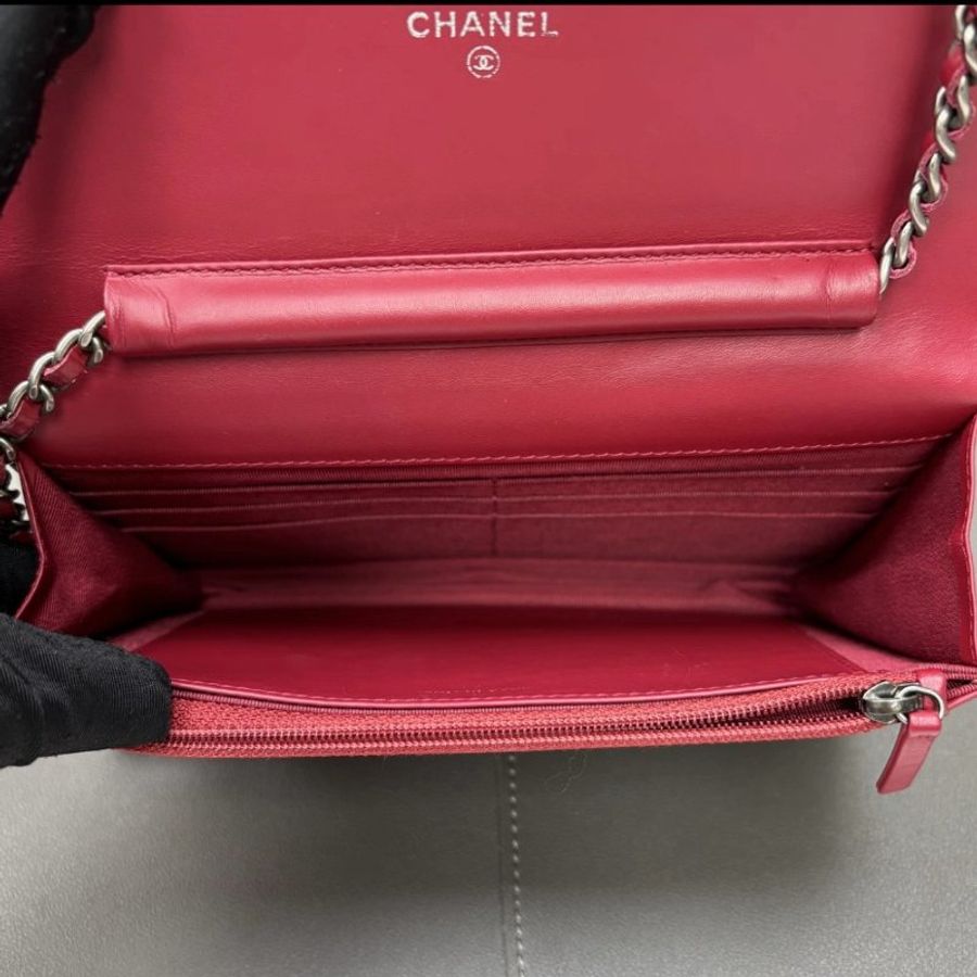 CHANEL 紅色銀扣Woc斜背鏈條包19*12*4 98新配件盒子保卡塵袋-1