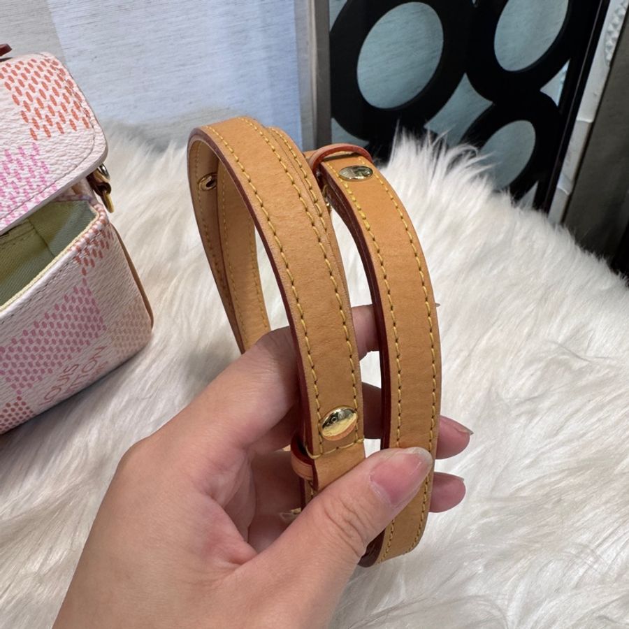 LV Damier Giant塗層帆布小號郵差包-13