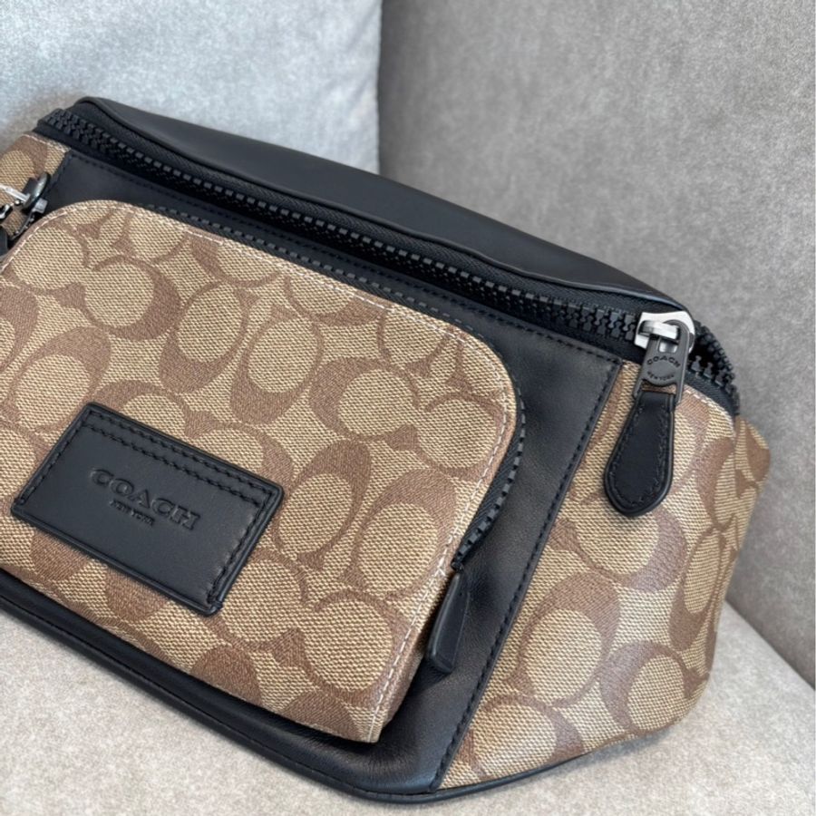 Coach 經典老花塗層帆布拼小牛皮腰包-1