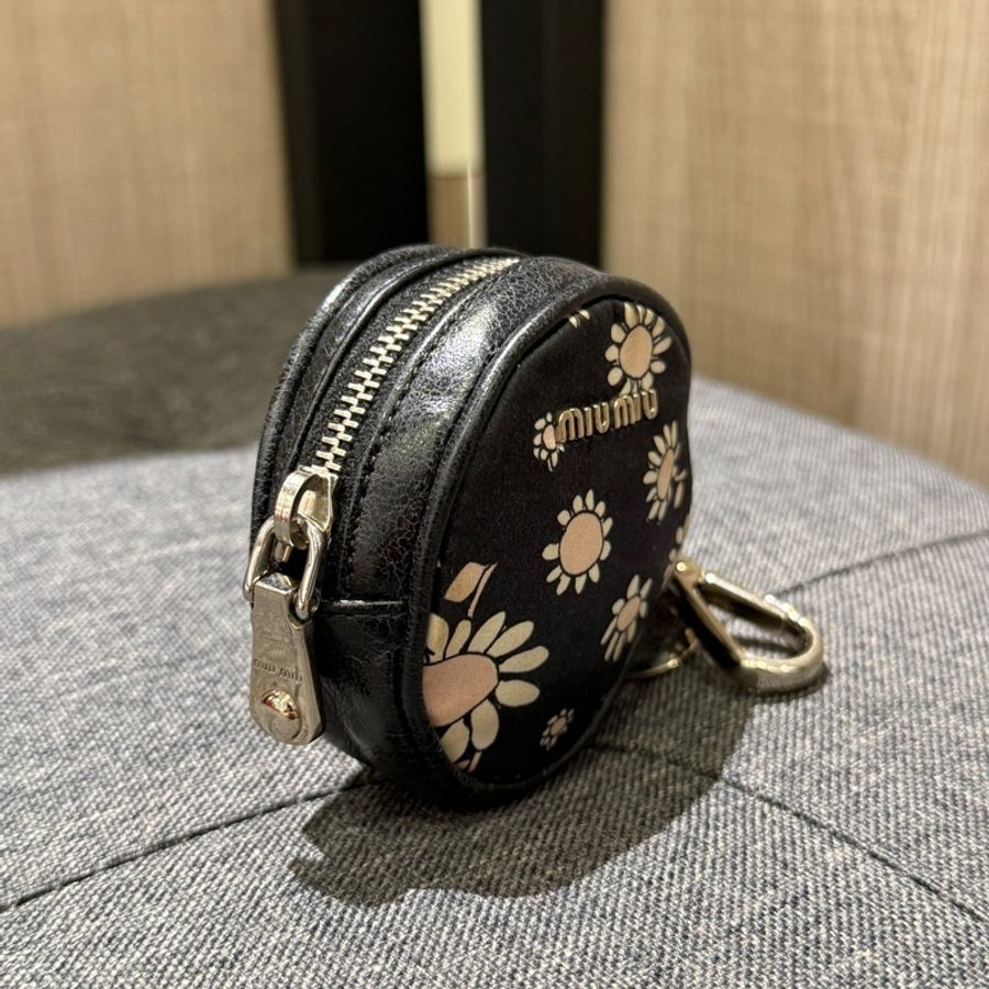 Miu Miu 黑色帆布小花拼牛皮鑰匙零錢包 小掛飾-2