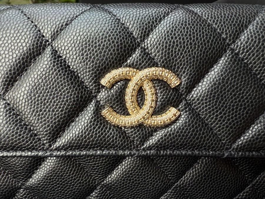 近新CHANEL 25A黑色荔枝皮菱格紋立體金色浮雕C LOGO信封長夾AP4712-2