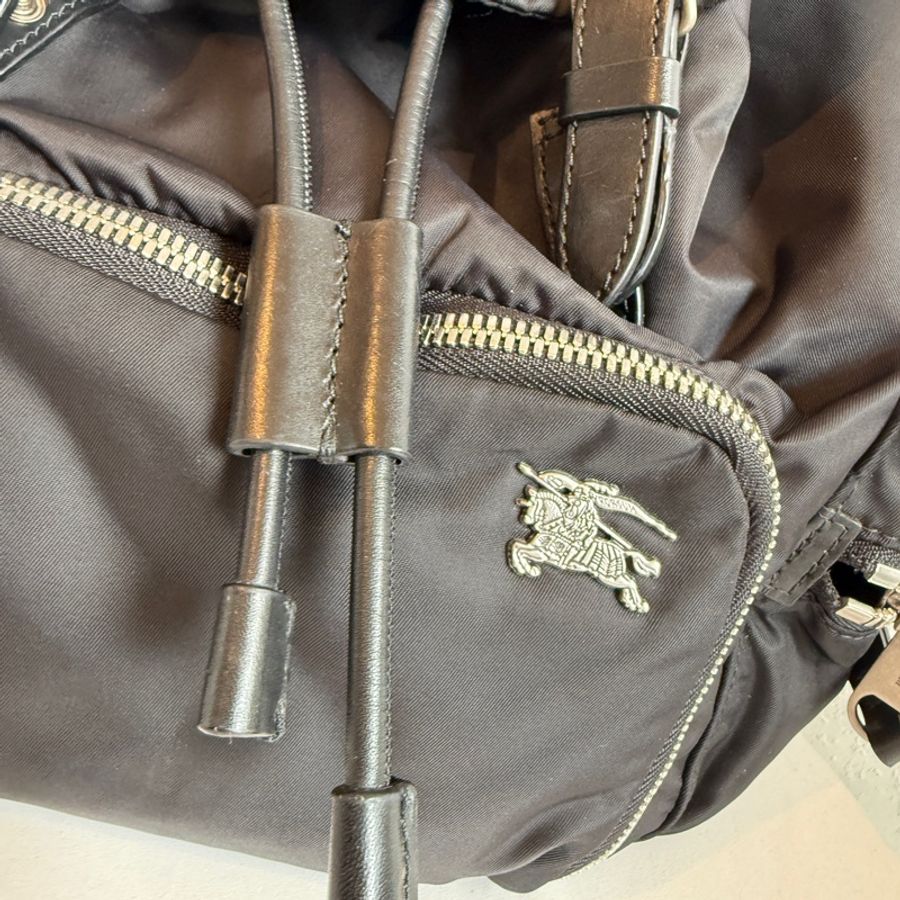 Burberry 後背包尼龍-3