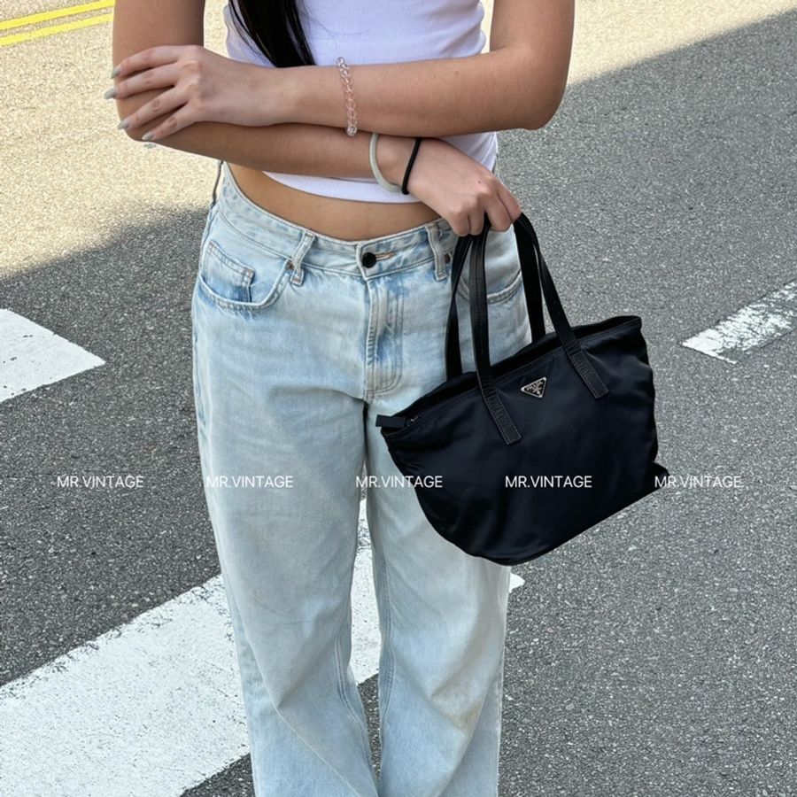 🏷️ Prada 尼龍包-1