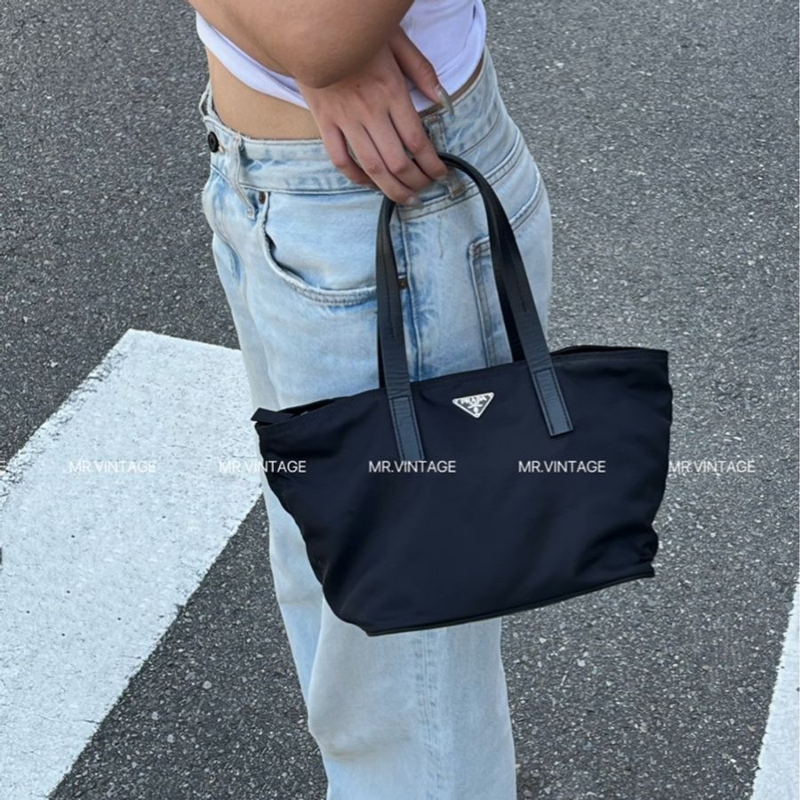 🏷️ Prada 尼龍包-2