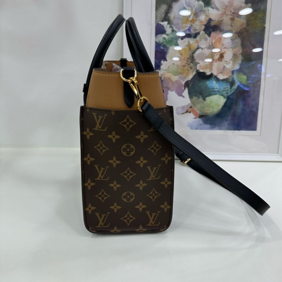 lv路易威登on my side老花拼棕黃中型手袋 閒置 帶膜 尺寸:30.5*24.5*14cm-3