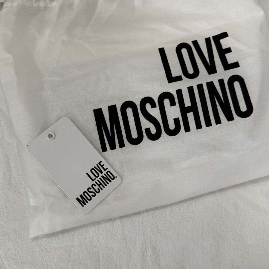 只背一次 | LOVE MOSCHINO 經典菱格紋WOC鏈條包 寶藍色 包包 長夾 翻蓋長夾-4