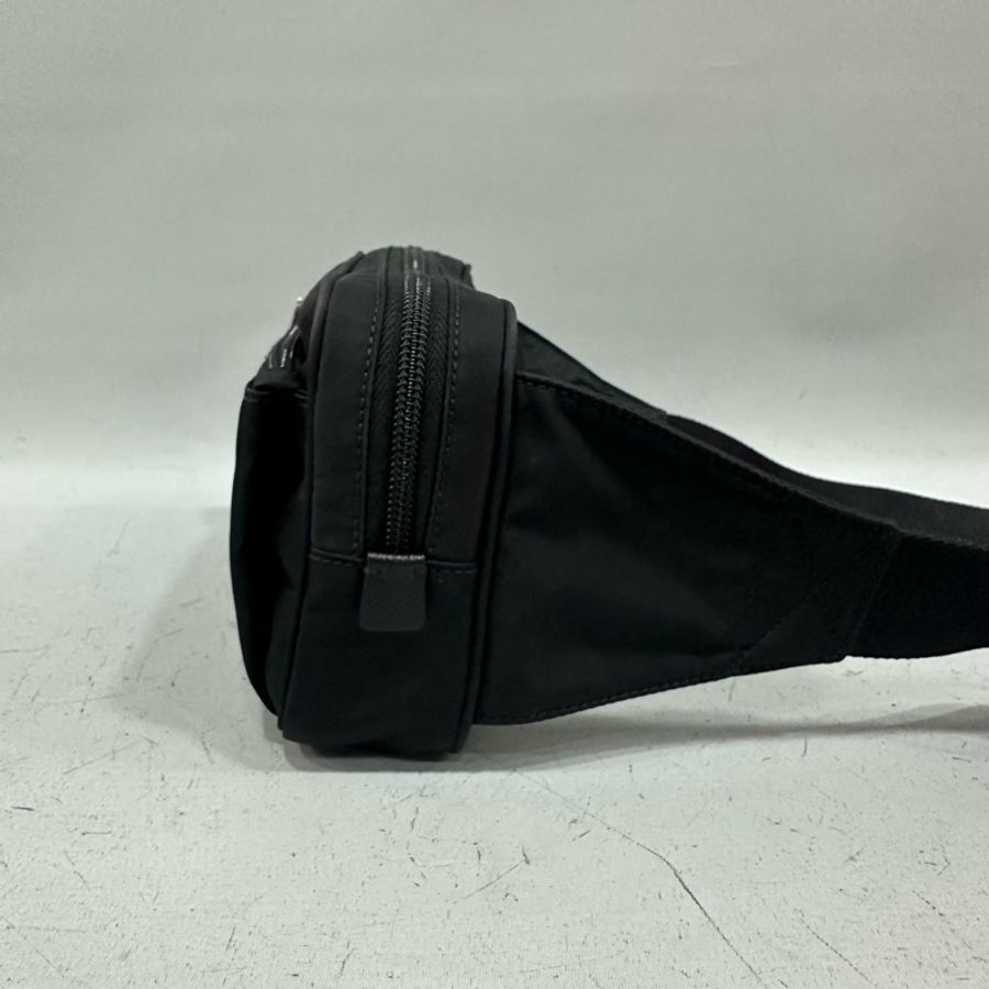 PRADA AVL977 黑色帆布胸口包 腰包-1